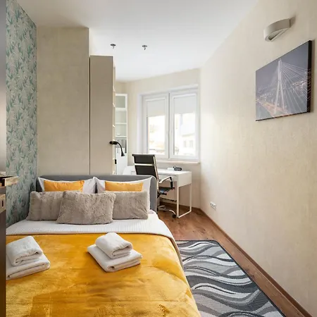 Park Praski 2-bedroom By Bookinghost * Варшава
