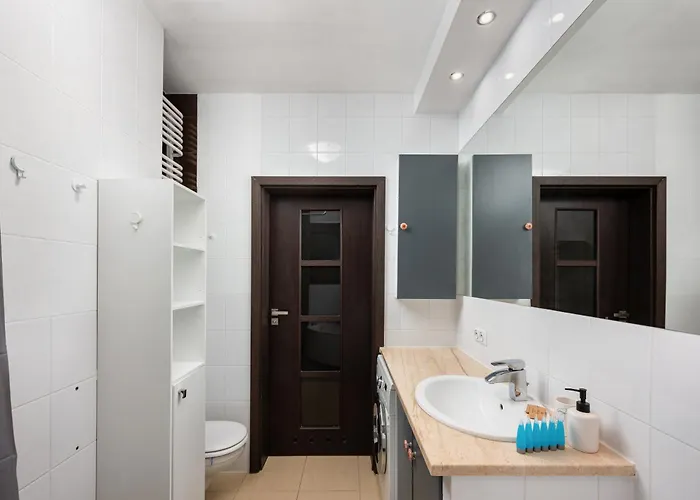 Park Praski 2-bedroom By Bookinghost Lejlighed