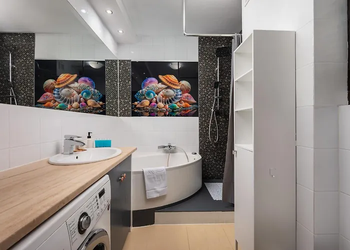 Park Praski 2-bedroom By Bookinghost *